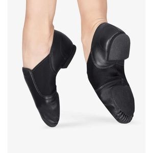 Capezio slip on jazz shoes| size 1 | black | leather upper | A7